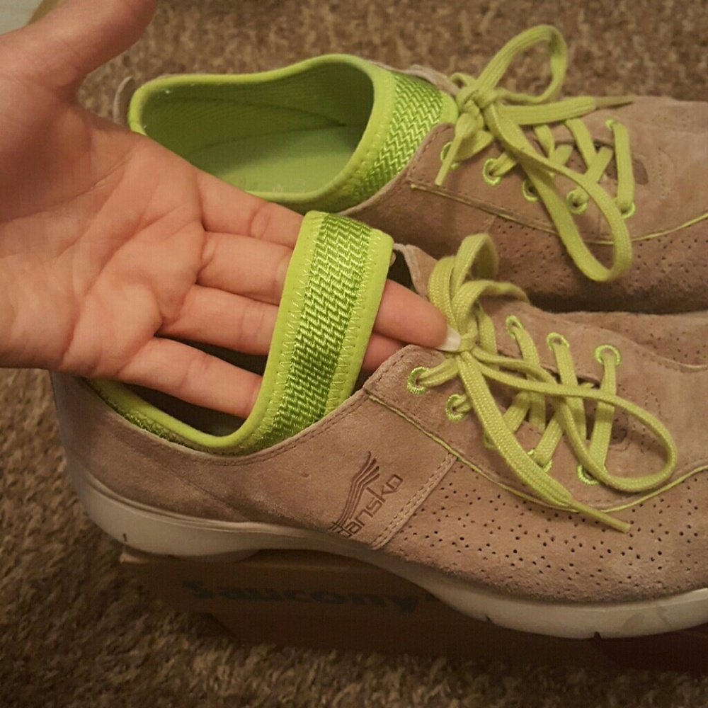 Shoes - Picture 2 of 4